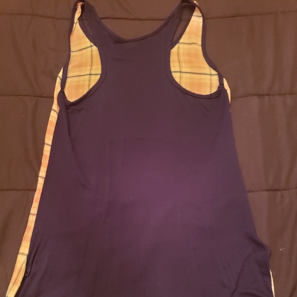 Discreet Tank - Picture 2 of 2